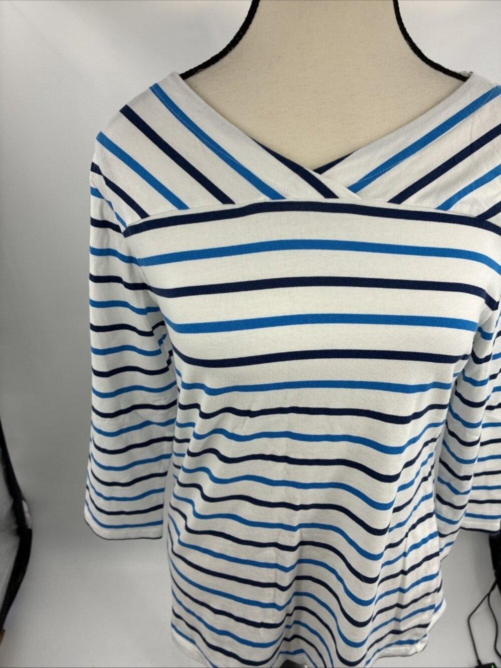 Croft & Barrow Womens Striped Knit Top Blue White 3/4 Sleeve Surplice Neck S - Picture 6 of 9